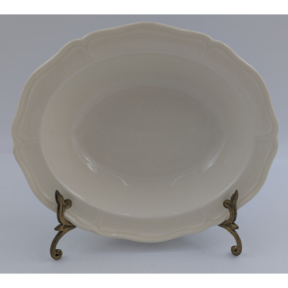 Wedgwood Queens Plain Oval Vegetable Serving Bowl Cream 9.75 England Queens Ware - Picture 1 of 10